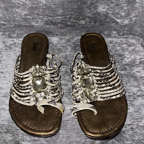 Bass Dazzle SZ 7M Strappy Sandal EUC - Picture 4 of 7